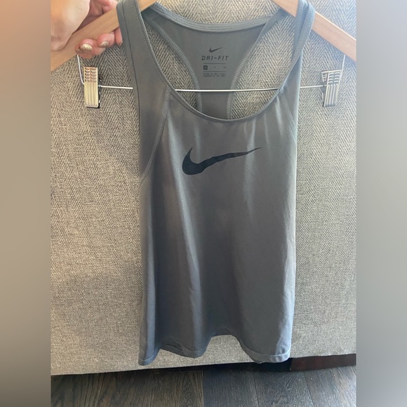Women’s grey Nike sports tank size small with black logo, like new, worn once - Picture 2 of 4